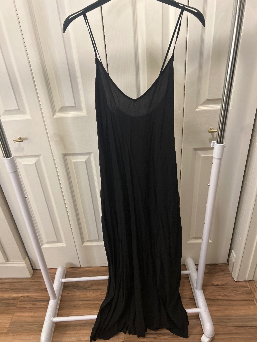 Old Navy Black V Neck Maxi Dress With Cross Back Straps Size XL